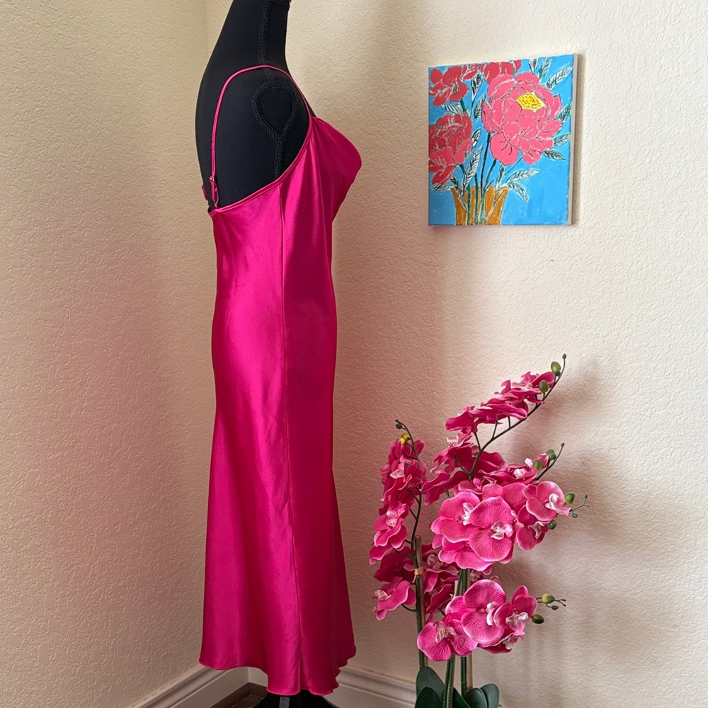 Bebe: Elegant Pink Satin Slip Dress - Picture 5 of 7